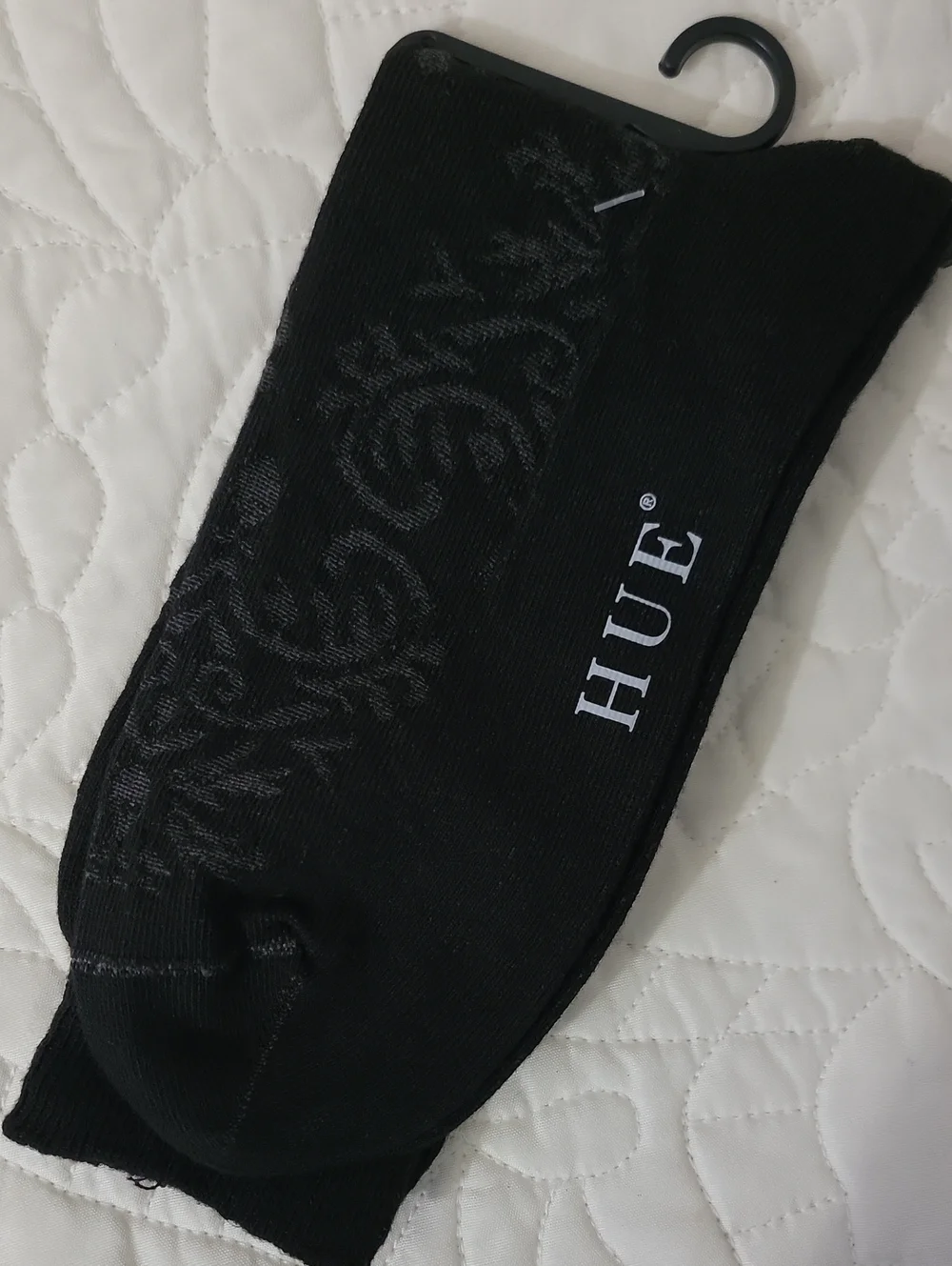 🐞4/$10🐞 HUE Women's Black Subtle Floral Dress Socks